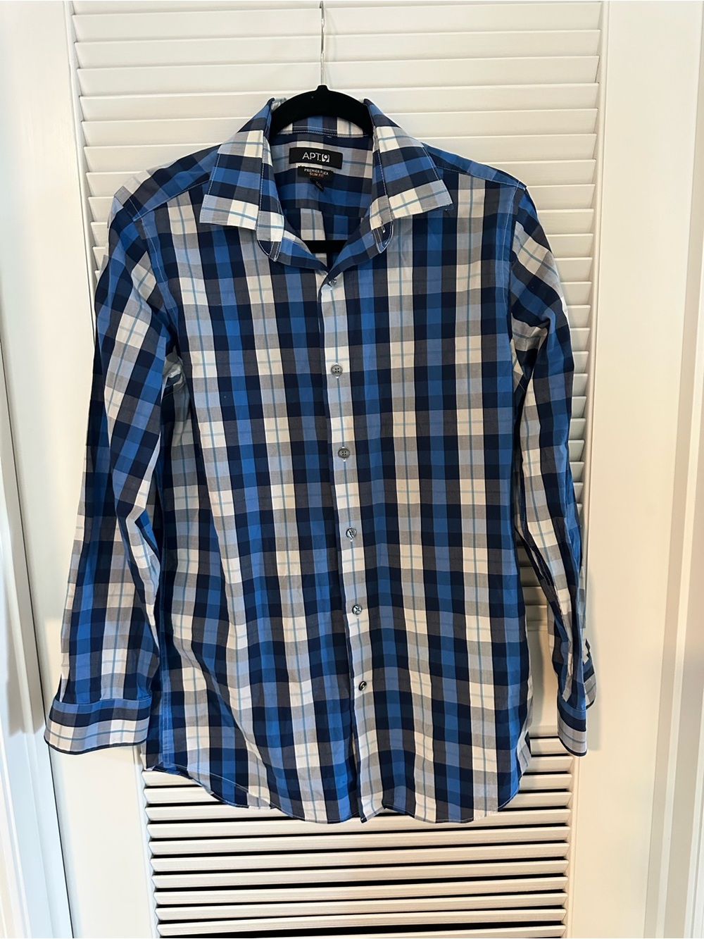 APT. 9 Blue Plaid Button-Down Shirt